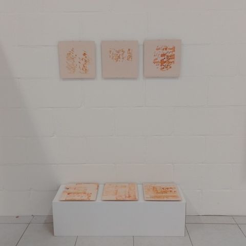 afdruk met metaal op tegel 30x30 cm, 2024